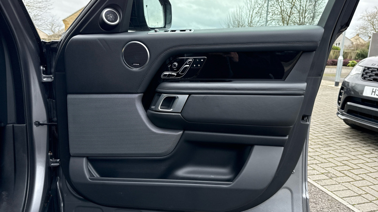 Land Rover Range Rover 2.0 P400e Westminster Black 4dr Auto Estate